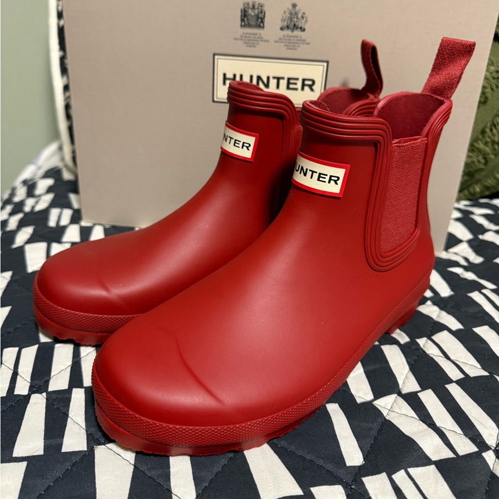 NIB Hunter Women’s Original Chelsea Boots in Military Red Size 6